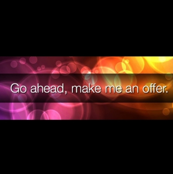 Welcome to my closet😊😊😊 - Picture 4 of 8